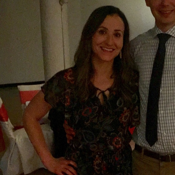 Meet your Posher, Nichole - Picture 1 of 1